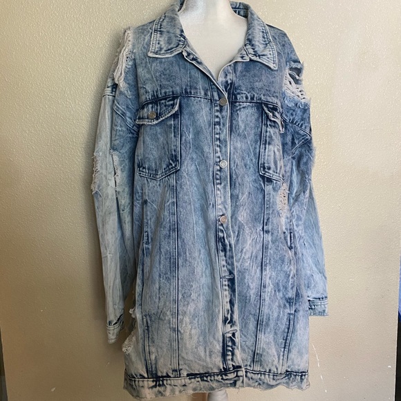 Missguided Barbie Oversized Acid Wash Denim Jacket - Picture 6 of 8